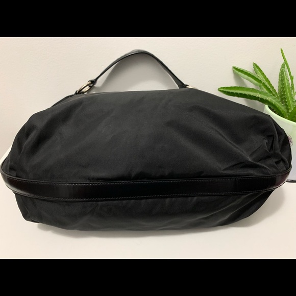 *** PRADA HOBO *** - Picture 4 of 12